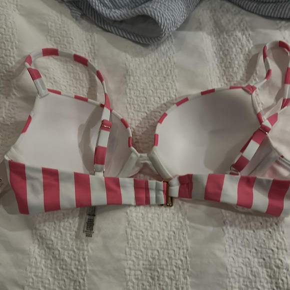 Victoria’s Secret bikini top - Picture 3 of 4